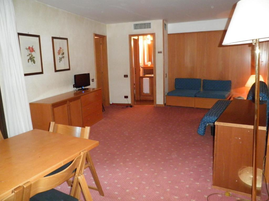 R.T.A. Hotel Des Alpes 2 Madonna Kamer foto
